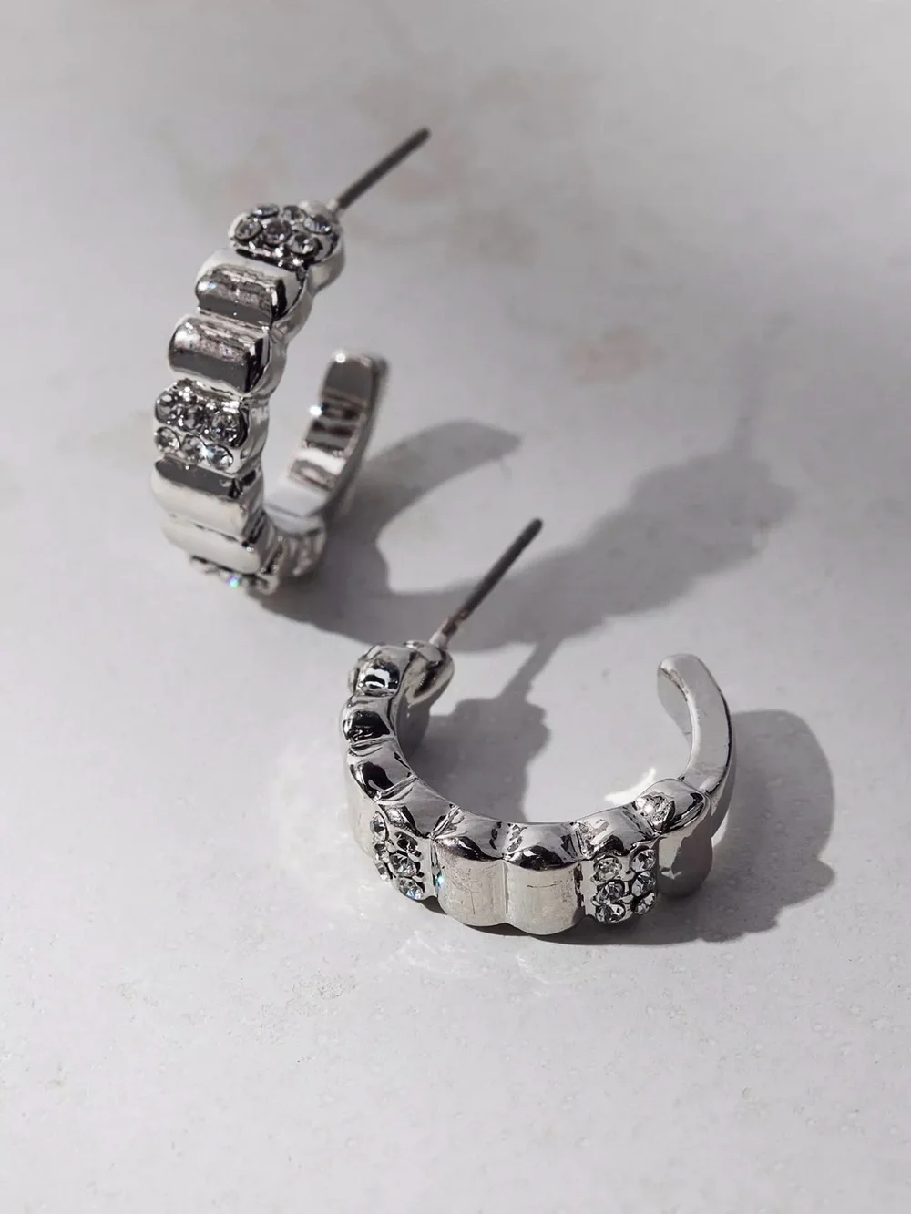 NWT Urban Outfitters Carolina Ridged Rhinestone Hoop Earrings